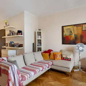 Apartamento Cadolini - Secured Parking! - Duomo In 20 Min - Quiteness And Garden Italia